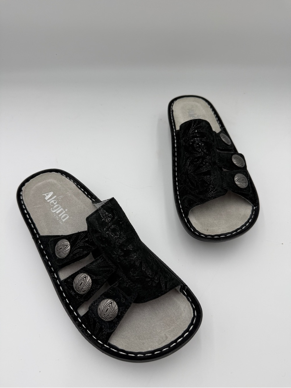 ALEGRIA JULEE Black Suede Eyelet Leather Sandals Straps Resort Size 39/8.5-9 US